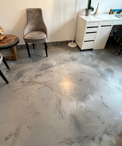 Sol en résine gris effet marbre